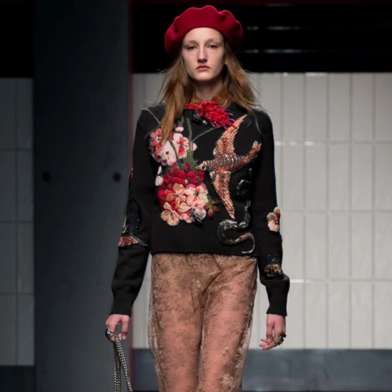 

2021 Winter Christmas Runway Sweater Women Luxury Sweater Blue Beading Bird Embroidery Vintage Ladies Christmas Sweater Jumper