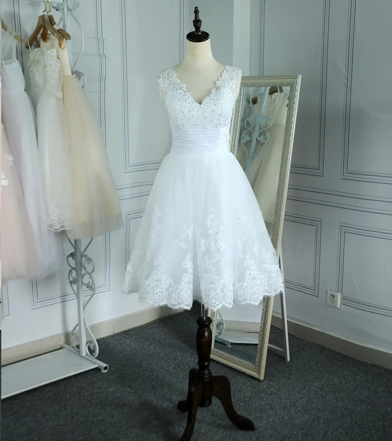 MIQILADUNA 2019 Короткие свадебные платья с вышивкой Vestidos De Novia v образным вырезом