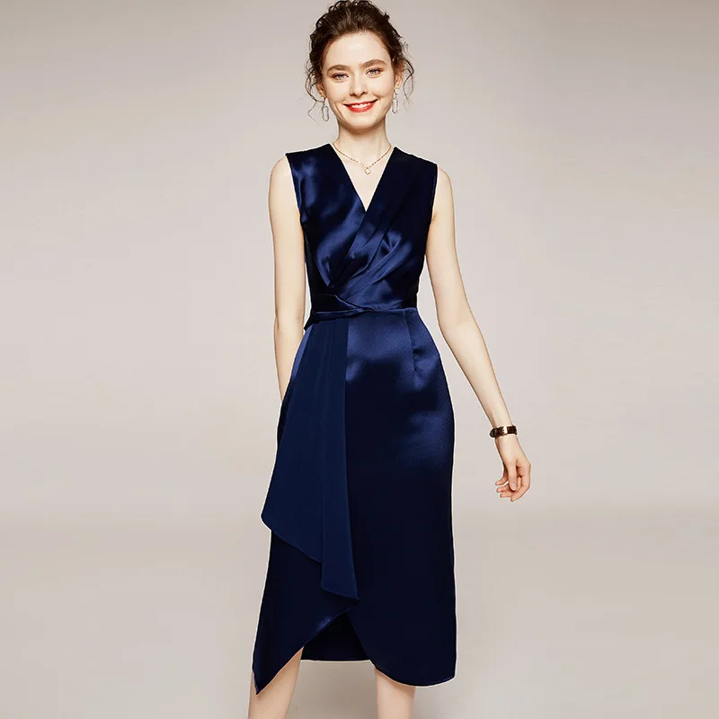 Новинка лета 2020 однотонное облегающее платье миди без рукавов с V-образным