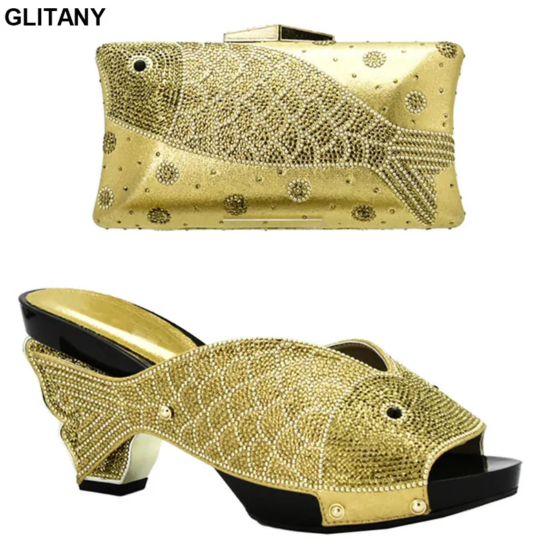 Набор обуви и сумок оранжевого цвета в итальянском стиле для свадебной церемонии