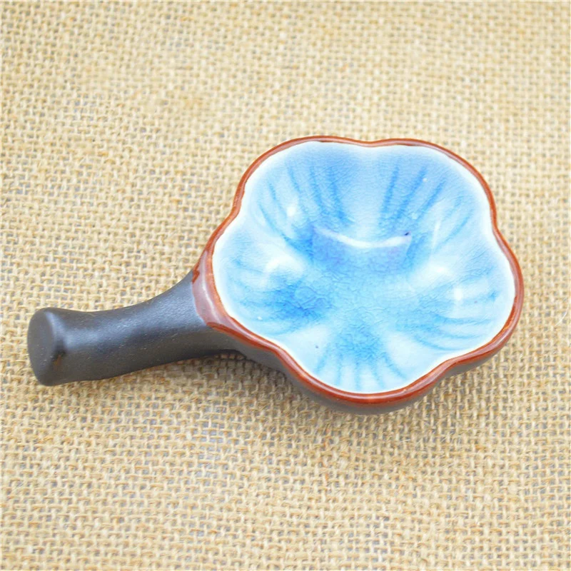 

Chopstick Rest Small Dish Household Irregular Plum Blossom Dish Ceramic Flavor Dish Snack Dish Seasoning Dish