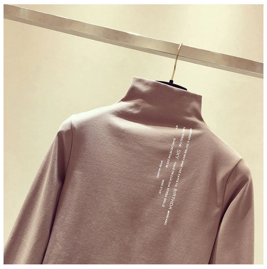 Приталенная женская рубашка с длинным рукавом буквенным принтом высоким