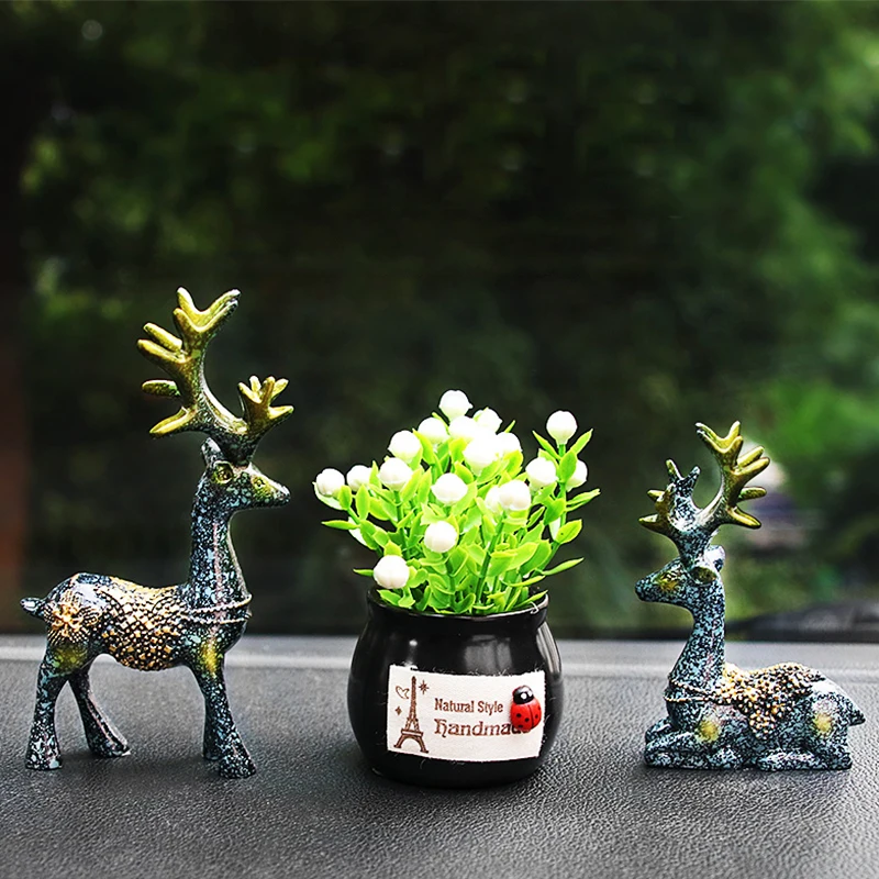 

Boutique Fashion Deer Car Ornaments Court Carving Technique Resin Material Car Accessories for Girls Gift Car Decoration