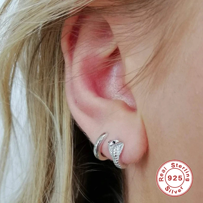 Серьги-кольца ROXI в виде змеи с кристаллами черного циркона для женщин и мужчин