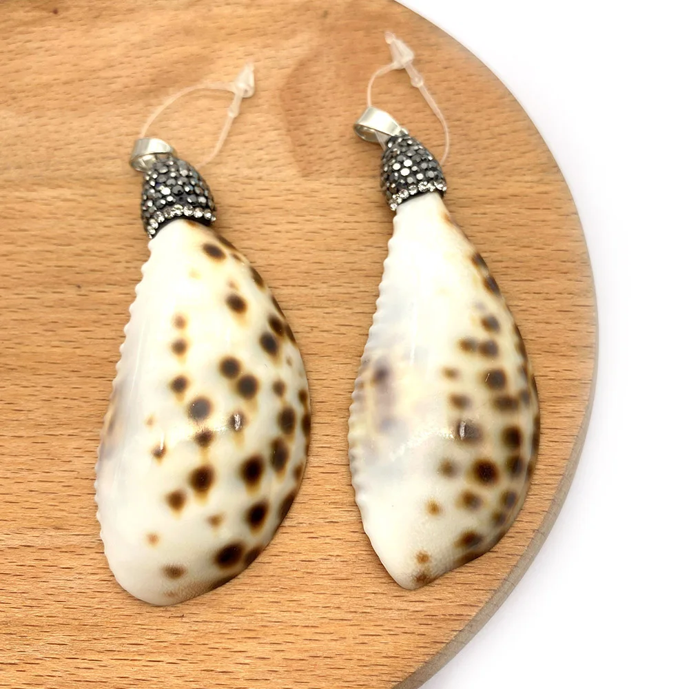 

1pc Natural Shell Pendants with Rhinestone Shell-shaped Irregular Shape Beads DIY for Making Necklace Accessions 27x70mm Size