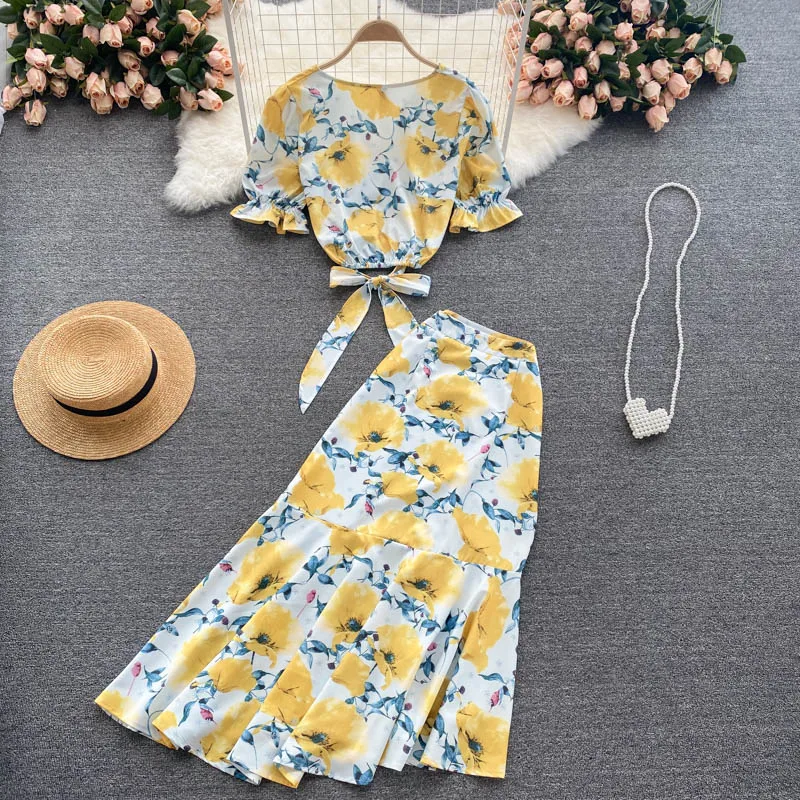 

Elegant Ladies Summer Holiday Two Piece Outfits Women's Fashion Floral Print Crop Top and Asymmetrical Long Skirt Dress Set