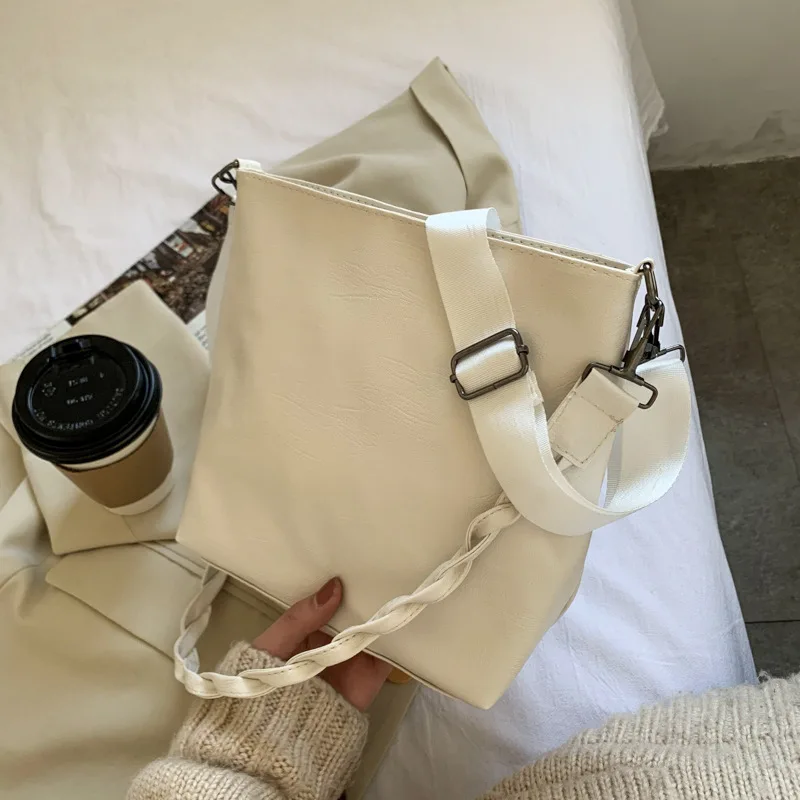 

Women's Fashion Retro Trend Soft Leather Shoulder Bag Messenger Crossbody Bag 2 Straps Travel Mobile Phone Bag Satchels Hobos