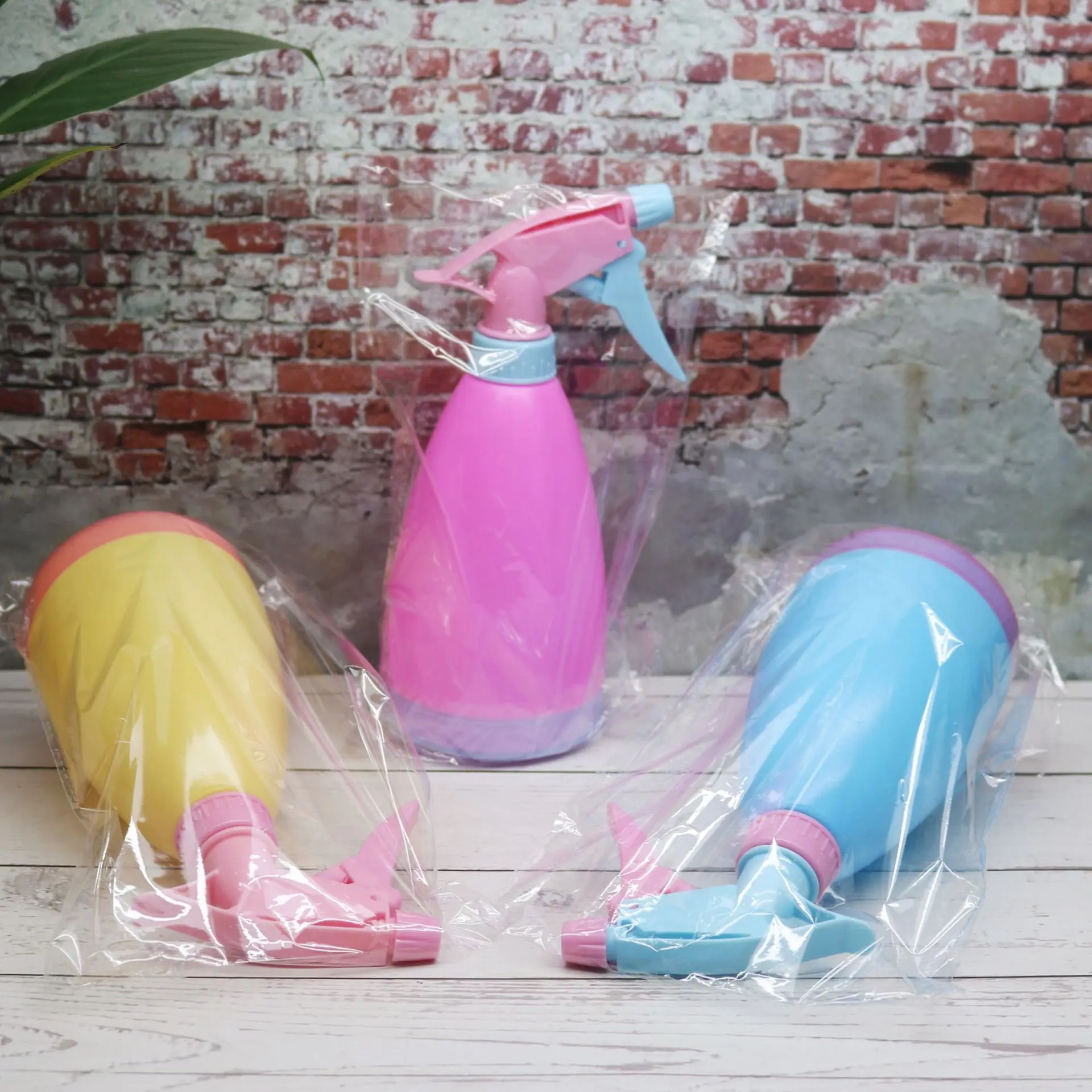 Яркий цвет ручной спрей для полива в саду|Опрыскиватели| |