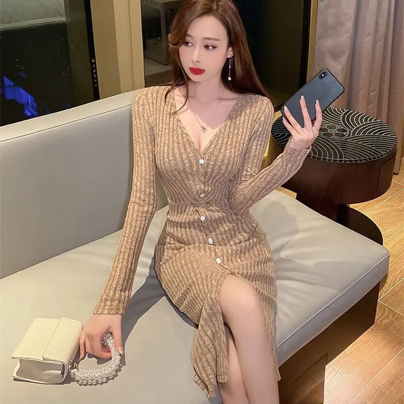 

Real shot autumn new high waist V-neck retro split over the knee dress 2021 fashion design sense brushed sexy gray dress