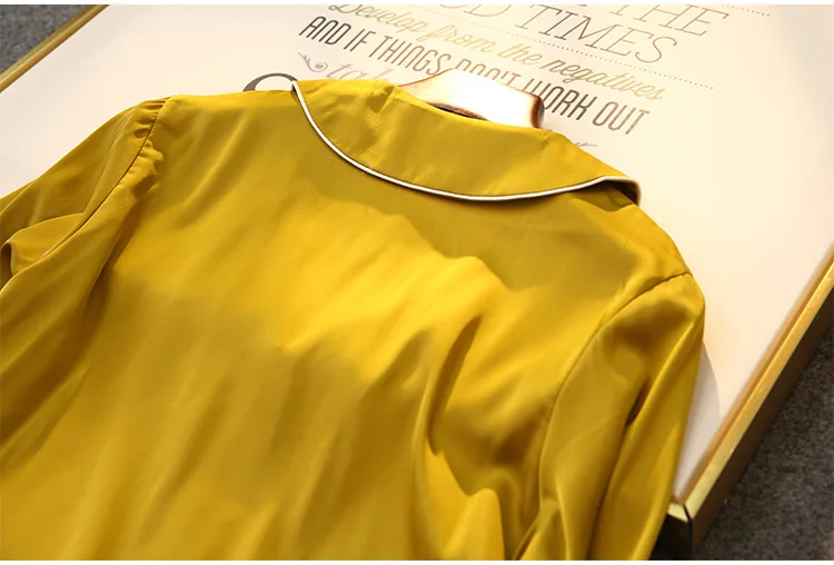 Комплект пижамный женский из атласа и шелка на весну/лето |