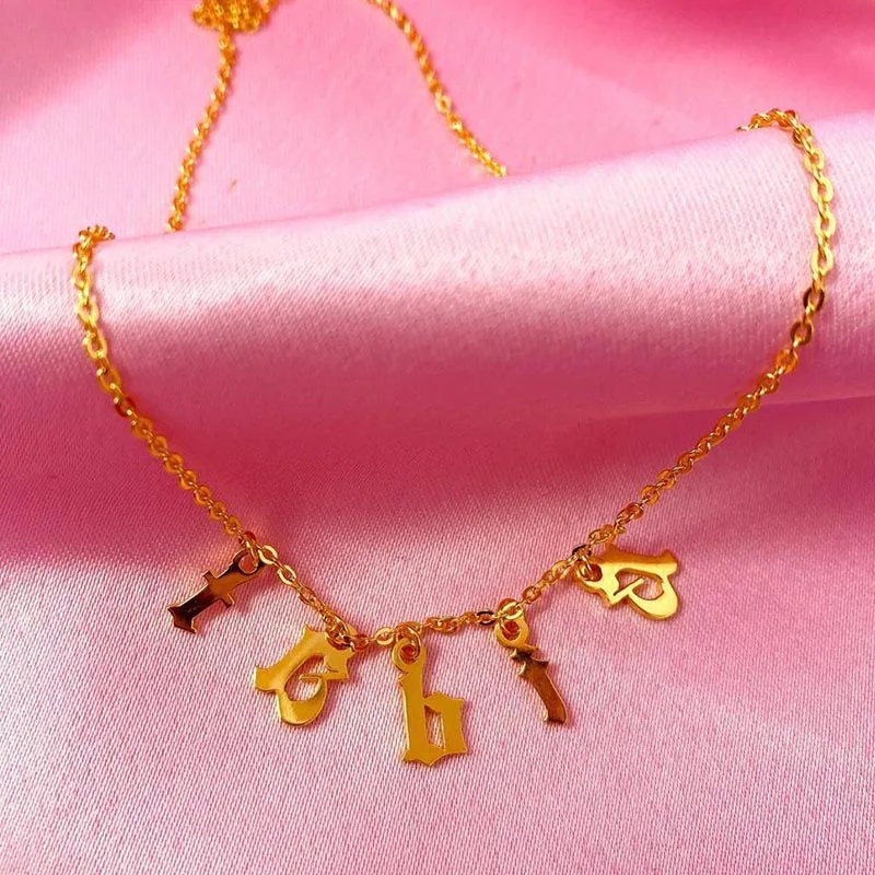 Ожерелье с буквенным принтом старинное английское ожерелье буквами надписью