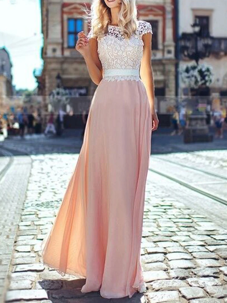 Элегантное платье трапециевидной формы с короткими рукавами и кружевной