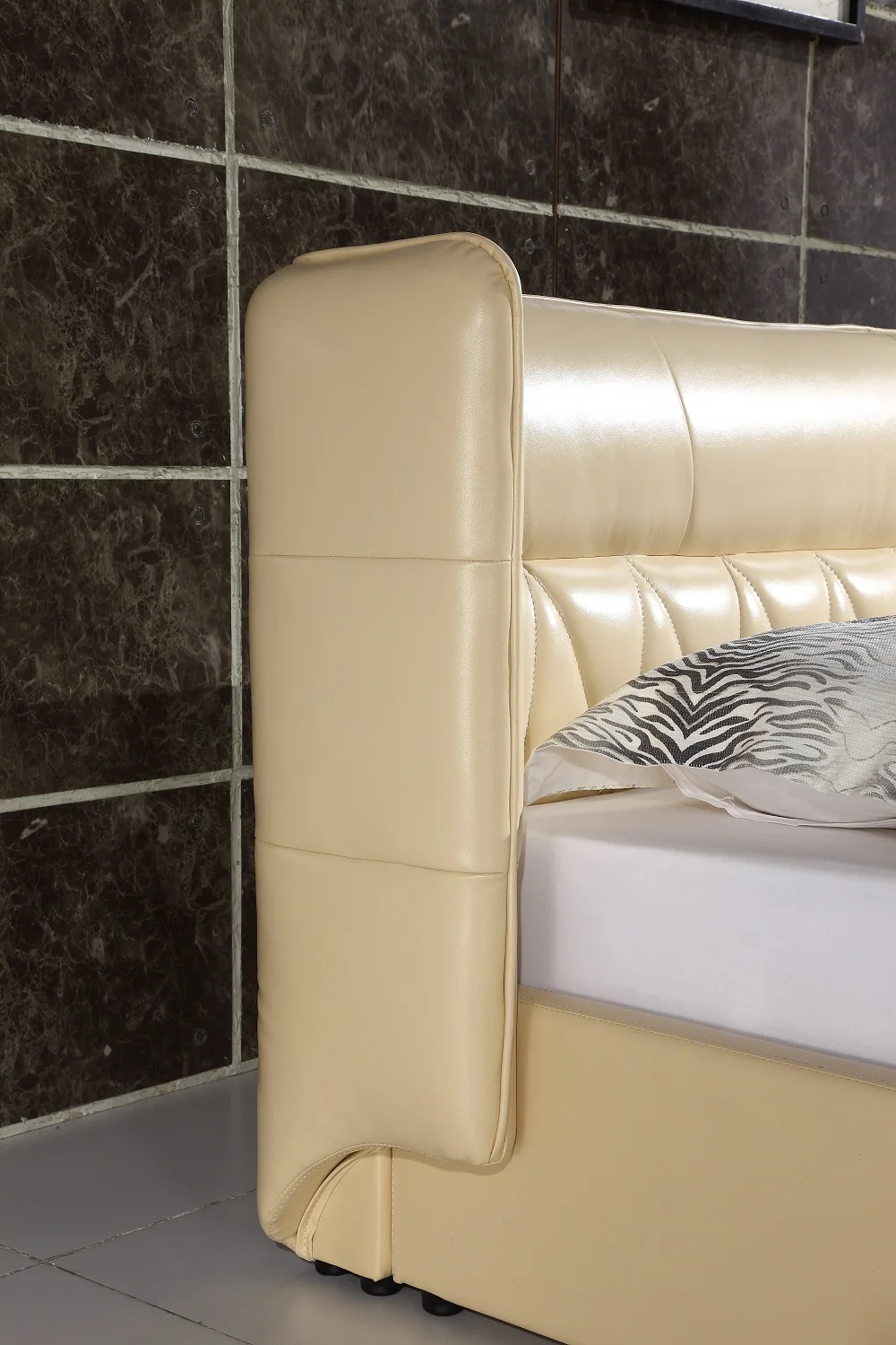 Европейский Стиль Современный Дизайн Кожаная двойная мягкая кровать с верхом