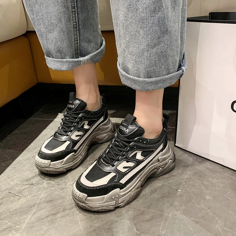 

Women Platform Sneakers Fashion Casual Chunky Thick Sole Lace-Up Black Pink Breathable Light Running Shoes