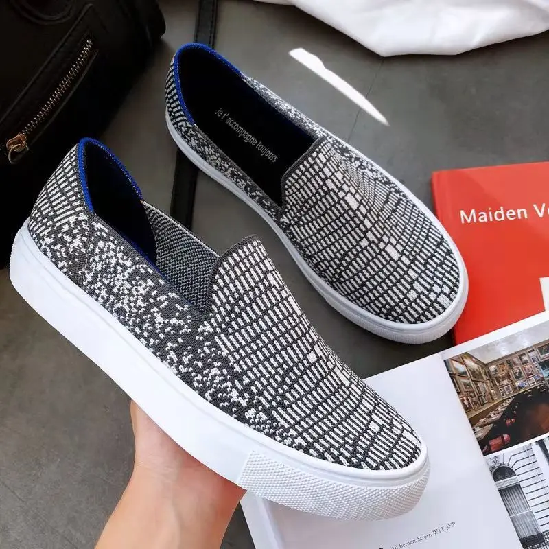 Женские мокасины с круглым носком черные повседневные туфли на плоской подошве