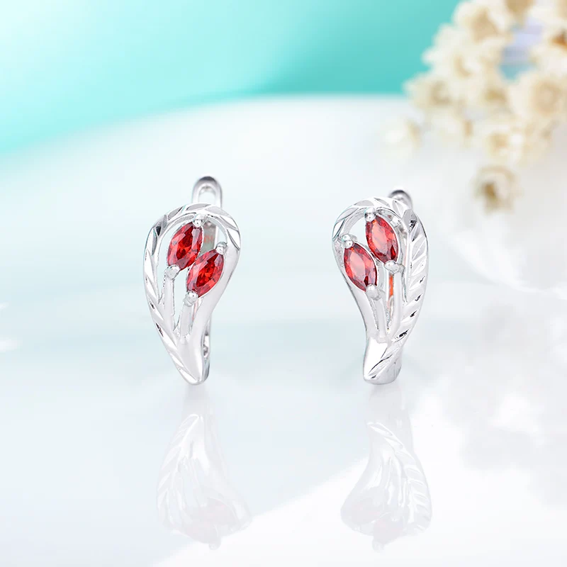 1-silver MAIKALE, модные маленькие серьги-гвоздики для женщин, красные/синие/черные/зеленые/фиолетовые серьги с кубическим цирконием, полые корейские ювелирные изделия с цветком - Окраска металла: 1-silver