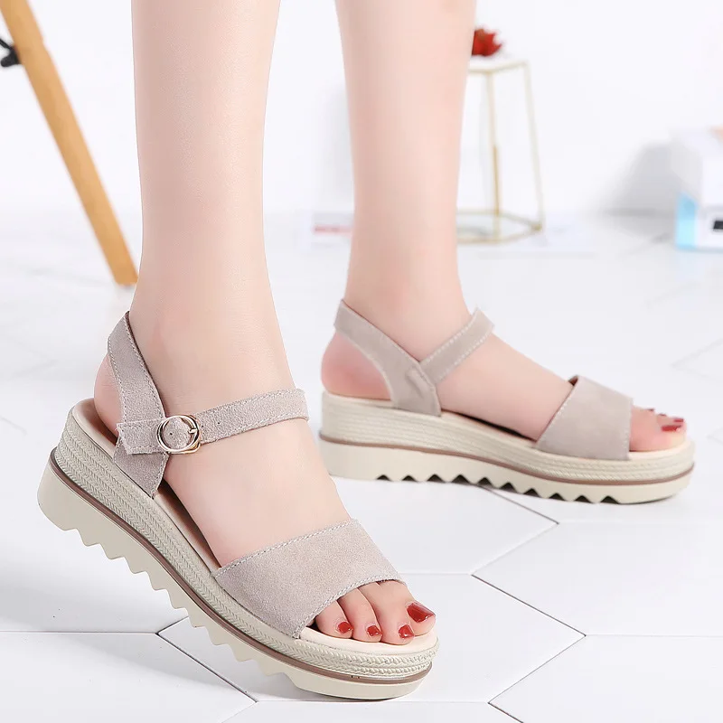 Женские сандалии с открытым носком черные на плоской платформе большой размер 35