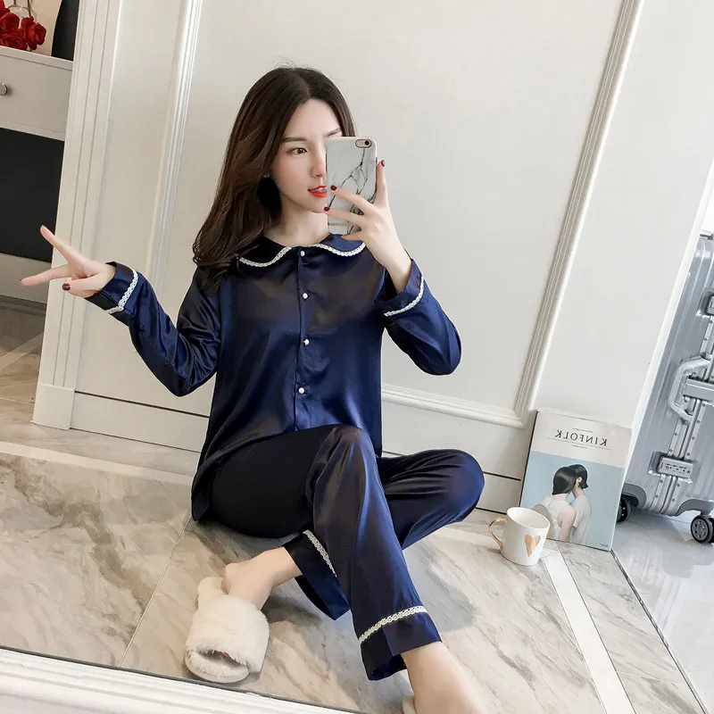 Пижама женская розовая на пуговицах из искусственного шелка с длинным рукавом 2