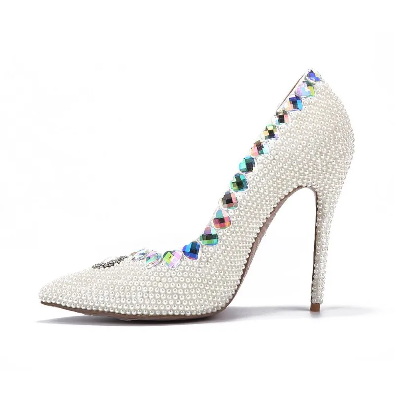 Женские туфли-лодочки без застежек украшенные стразами заостренный носок