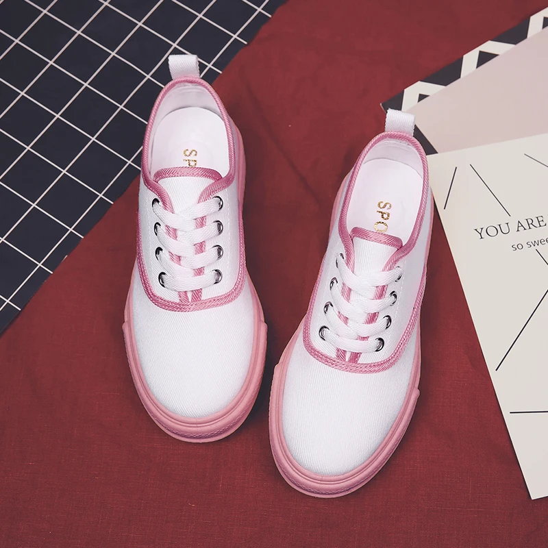 Новое поступление женские кроссовки для бега в классическом стиле на шнуровке