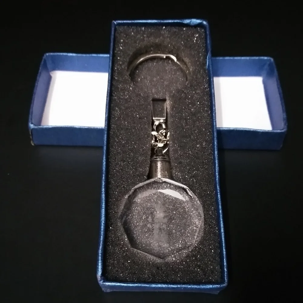 

Anime LED Light Keychain Saiyan Son Goku Vegeta Glowing Crystal Keyring Key Chains Cosplay Props Gifts