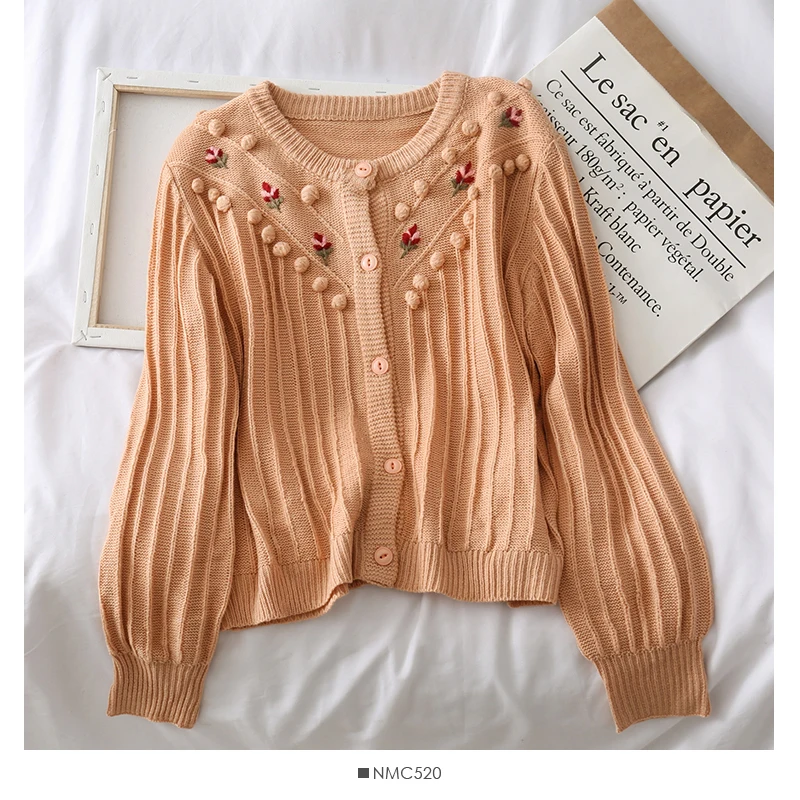 see chart Ghost Horse Series Girl Stereo Embroidery Flower Soft Glutinous Stereo Ball Loose Lantern Sleeve Knitted Sweater Woman - Цвет: see chart