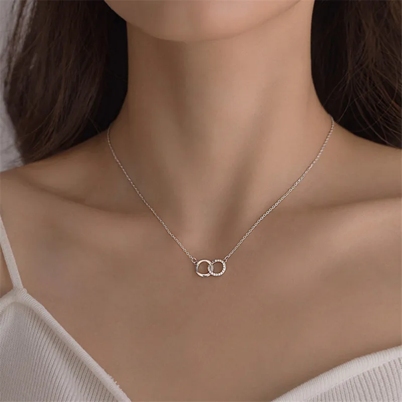 Ожерелье женское с двойным кольцом и прозрачными кристаллами