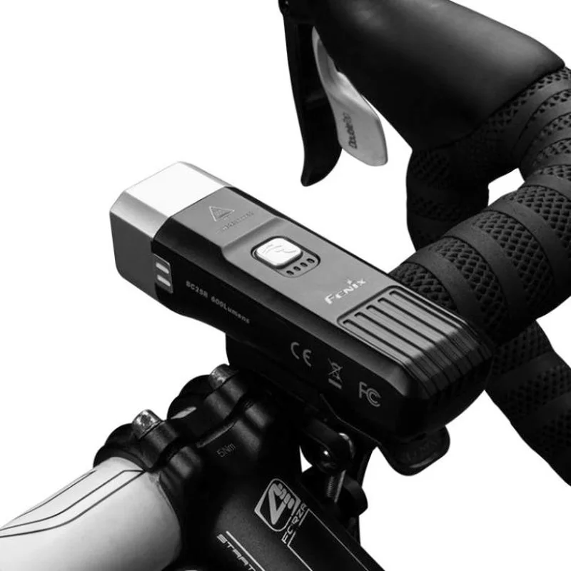 Горячий торт Fenix BC25R 600 люмен USB Перезаряжаемый легкий вес отсечка линия