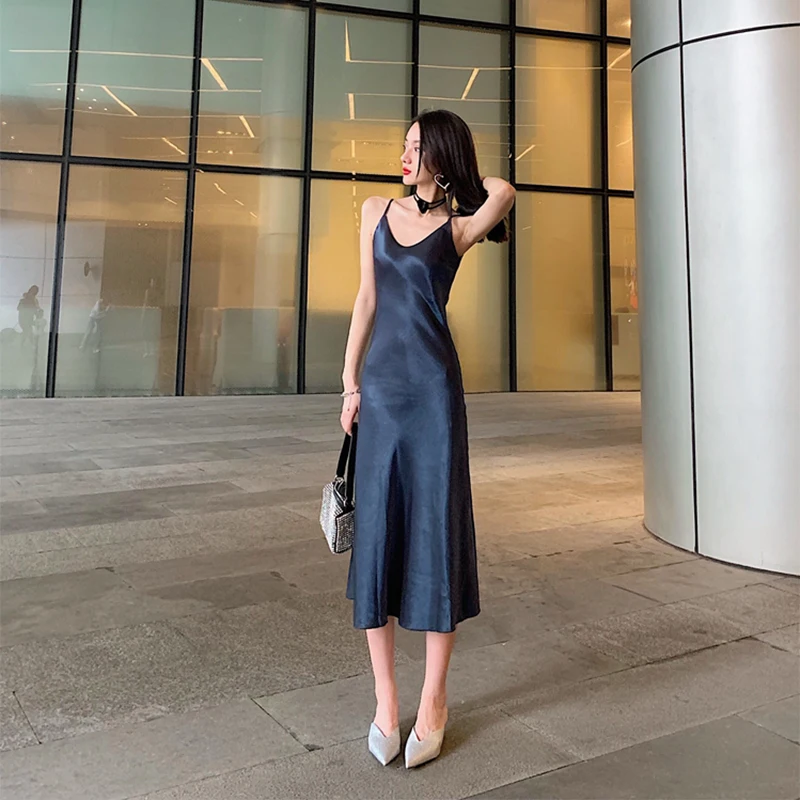 

Summer Women Long Silk Dress Adjustable Spaghetti Strap Maxi Satin Slip Dresses Female Ladies Sexy V-neck Backless Maxi Dress