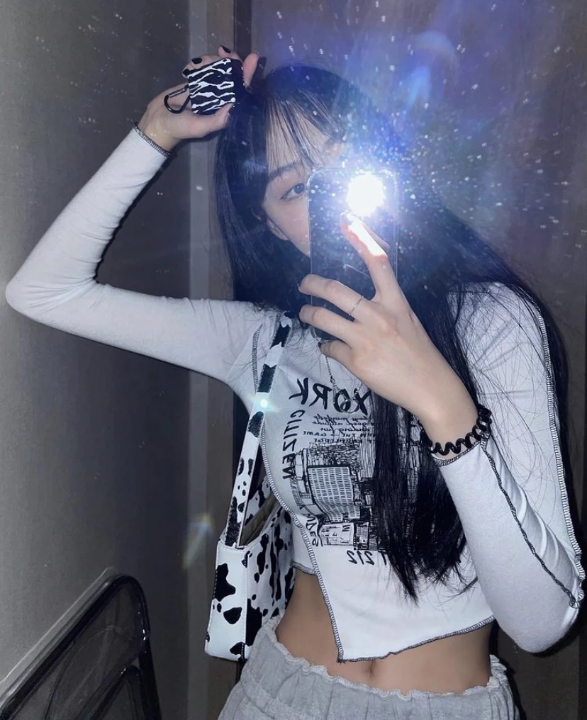 

Korean Style Chic Whimsical Girl All-Matching Slim Fit Irregularly Slimming Long Sleeve Personalized Printed T-shirt Short Top