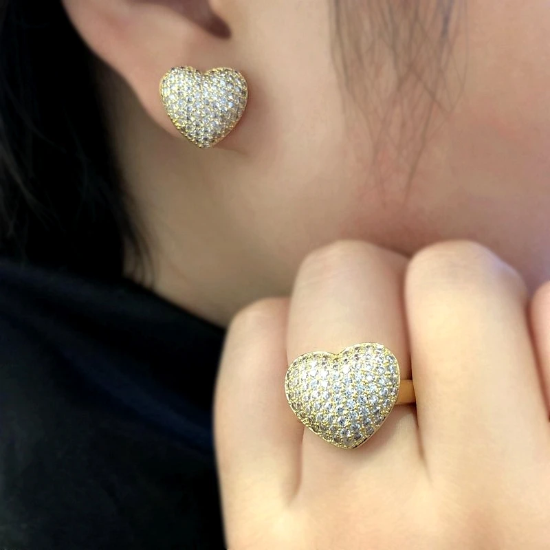 

Charm Love Heart Shape Stud Earrings Shiny AAA Cubic Zirconia Stone Bling Gold Color Statement Women Trendy Jewelry 2020 Brincos