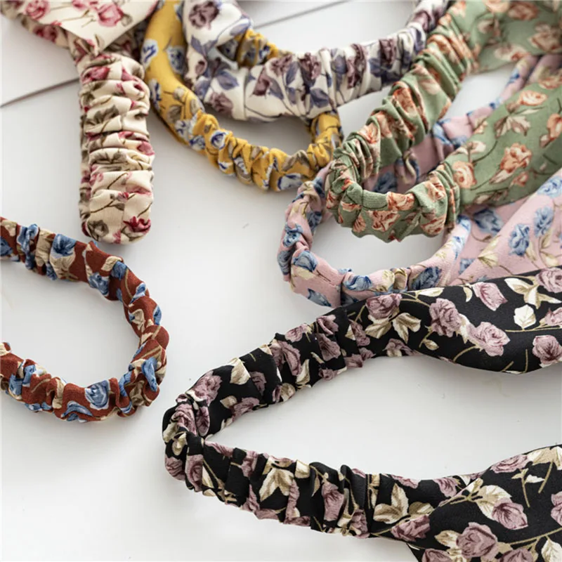 

Floral Print Hair Scarf Scrunchies Sweet Triangle Bandanas Hairband Headband Women Elastic Hair Bands Headwrap Hair Accesories