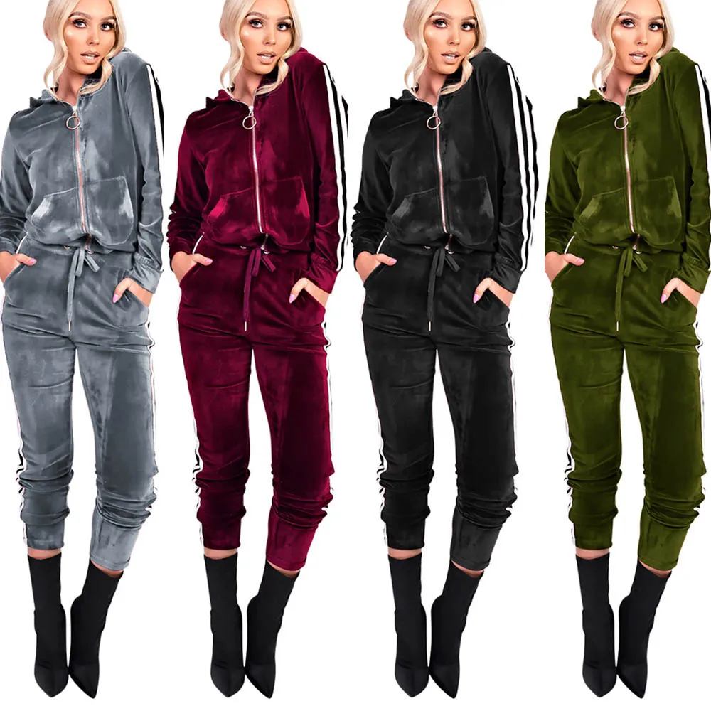 Женский бархатный комбинезон с капюшоном повседневный длинный в полоску на