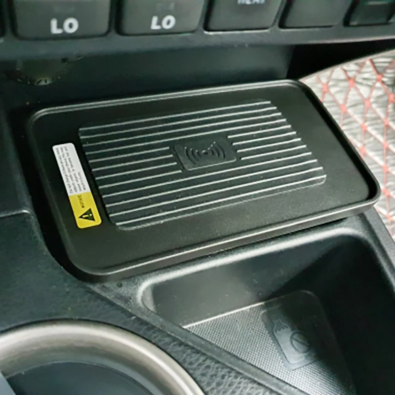 

15 Вт автомобильное беспроводное зарядное устройство QI, быстрое зарядное устройство для телефона, панель для зарядки, держатель для телефона для Toyota RAV4 2014 2015 2016 2017 2018