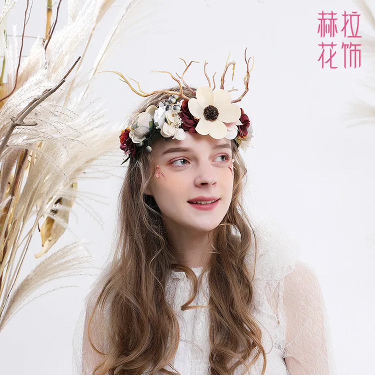 

Retro Forest Branch Antlers Christmas Headband Rose Dry Flower Garland Headdress Prom Catwalk Hair Accessories Tiara Jewelry