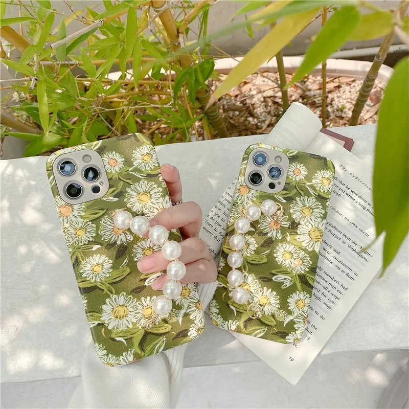 

Cute Fashion Pearl Bracelet Flowers Female Soft Case For Iphone 11 12 Pro Max Mini 7 8 Plus Xr X Xs Se 2020 Phone Cover Fundas