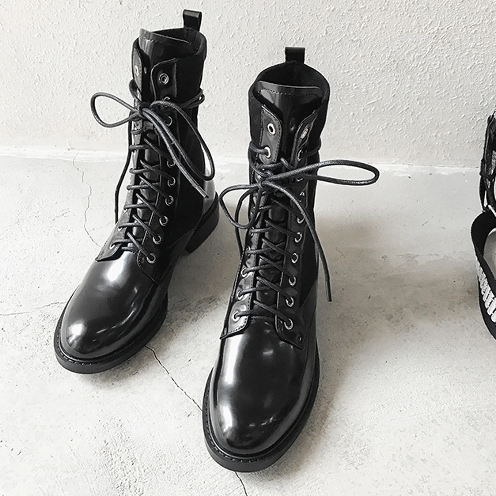 Женские Оригинальные ботинки в стиле ретро Черные ботильоны ручной работы