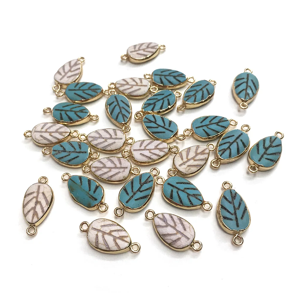 Ожерелье из бирюзовый кулон натурального камня покрытое золотом в форме листа