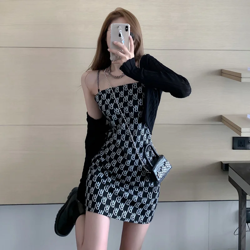 

Модные платья сестра тонкая юбка комплект Женский Летний Спайс девушка модное черное платье на бретелях комплект из двух частей