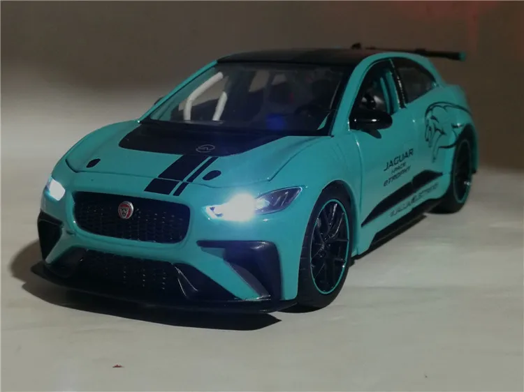 Детский спортивный автомобиль из сплава 1:32 с высокой имитацией обратной