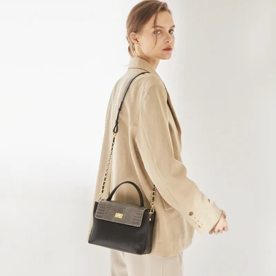 Женская сумка из кожи растительного дубления ручная через плечо с цепью на одно |