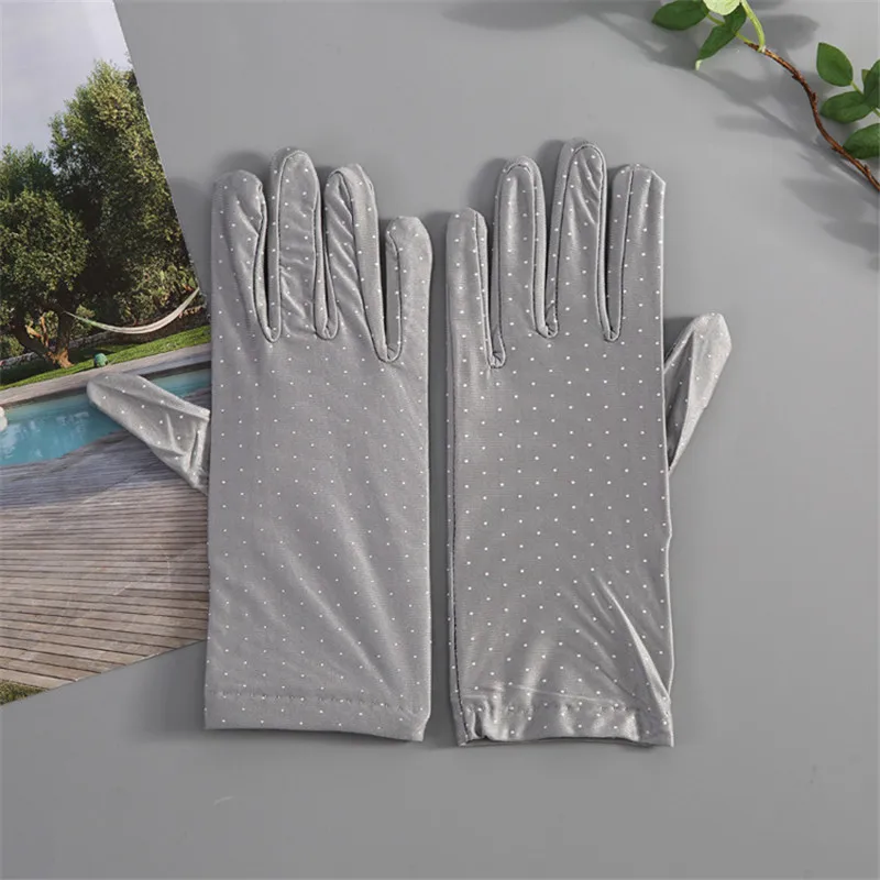 Эластичные сексуальные перчатки в горошек 22 см женские с короткими пальцами