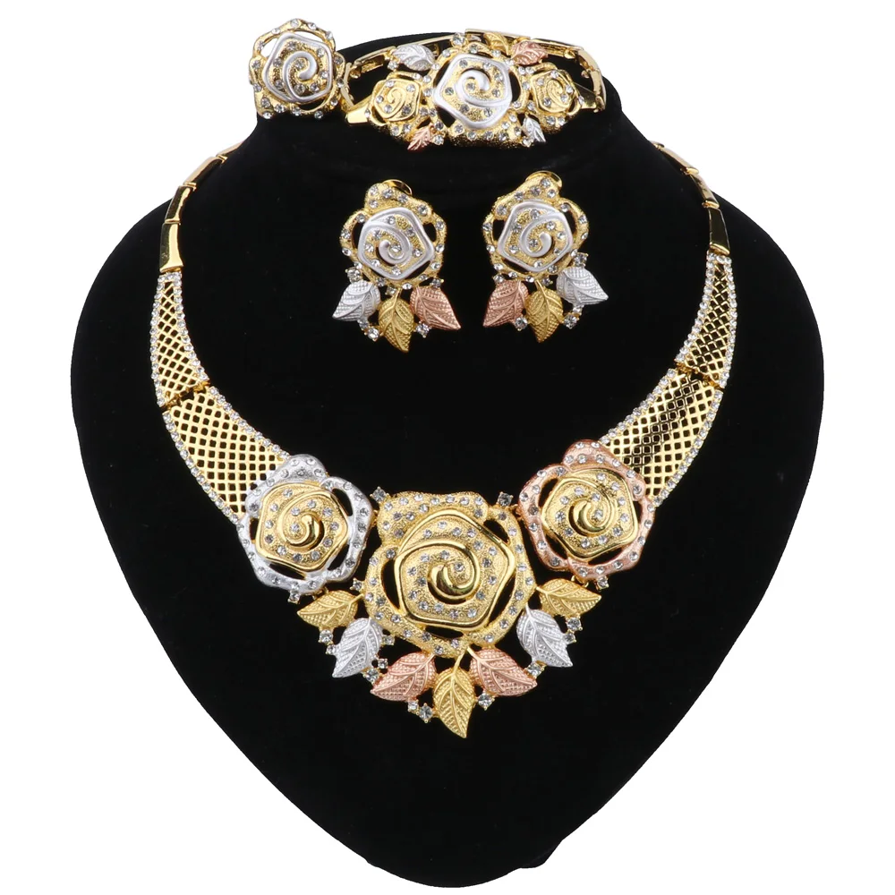 Женский ювелирный комплект из колье серёг кольца и браслета | Украшения