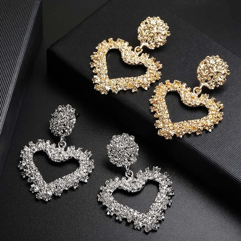 

Wish Card Metal Ear Studs For Women Creative Alloy Geometric Hyperbole Heavy Earrings Hip-hop Party Jewelry Gift to Friends 2021
