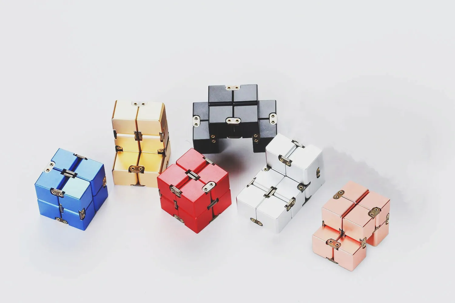 Игрушка-антистресс ручная настольная с крутым чехлом волшебный куб