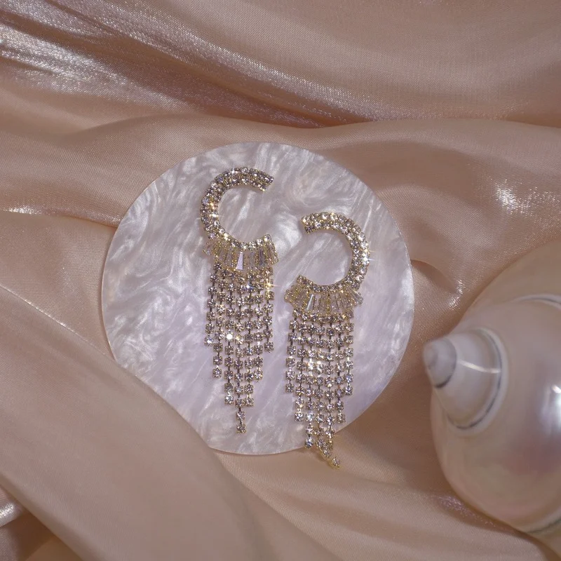 

Позолоченные Изысканные сверкающие длинные висячие серьги с кисточками для женщин циркониевые полукруглые серьги Свадебные ювелирные изд...