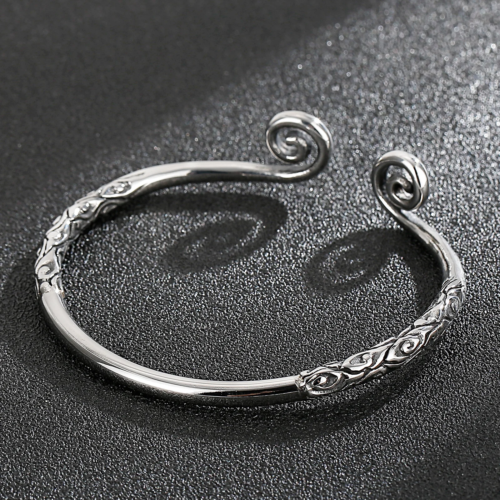 

HaoYi Vintage Simple Open Bracelet Men Fashion Personality Stainless Steel Cuff Jewelry Gift
