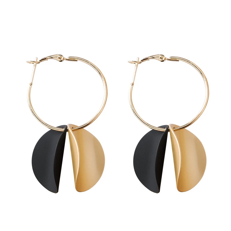 

Korea Fashion Geometry Design Round Hoop Earrings Trandy Plating Metal Curved Disc Simple Sweet Cute Woman Earrings Jewelry