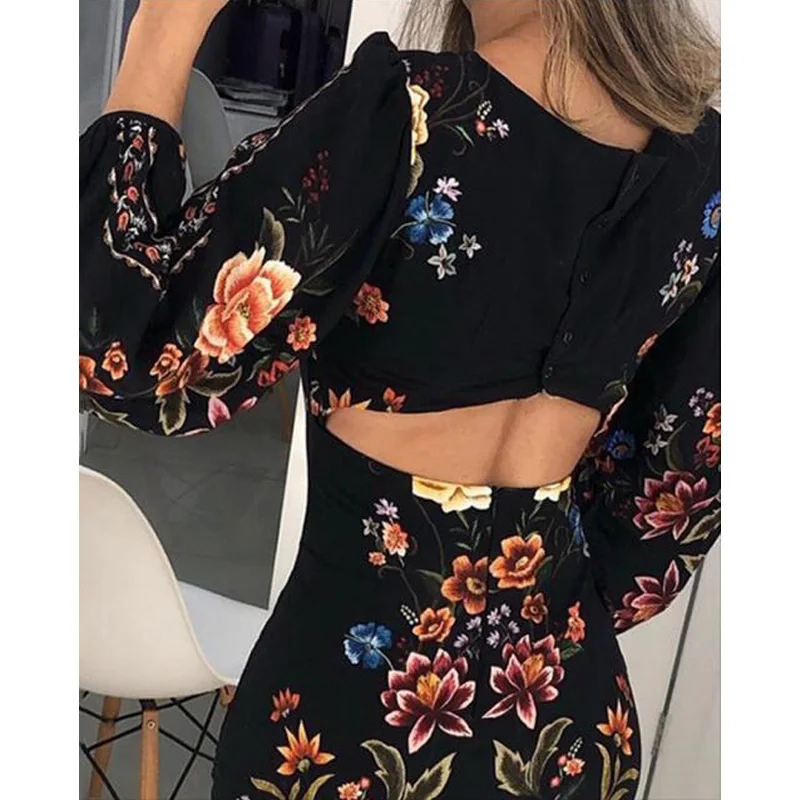 Женское винтажное платье с цветочным принтом черное облегающее вырезом на спине