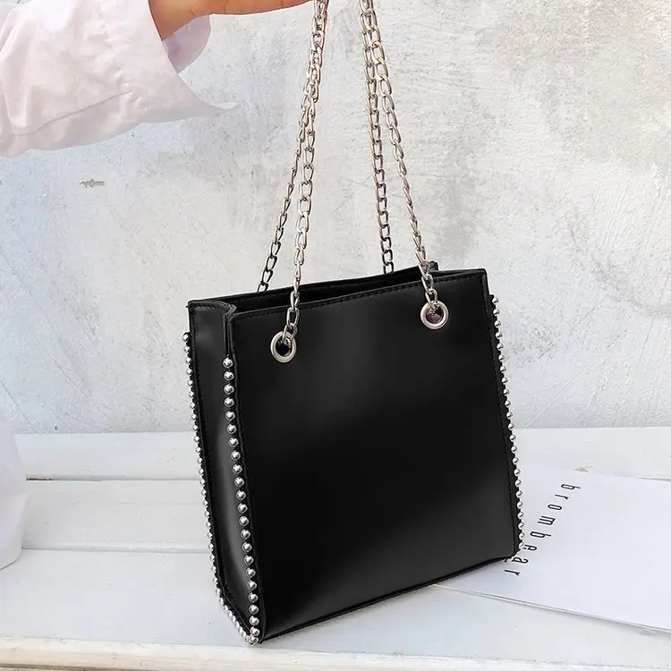 1926 black Новое поступление, однотонные женские коричневые Ручные Сумки из искусственной кожи, женские черные сумочки на цепочке, Женские повседневные сумки с большими заклепками, женские сумки-тоут - Цвет: 1926 black